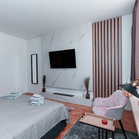 Petit luxe Apartment Vienne Extérieur photo